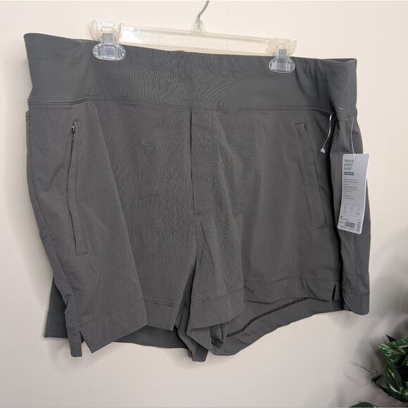 Athleta Trekkie North Shorts – Size 20 – NWT - Picture 1 of 9
